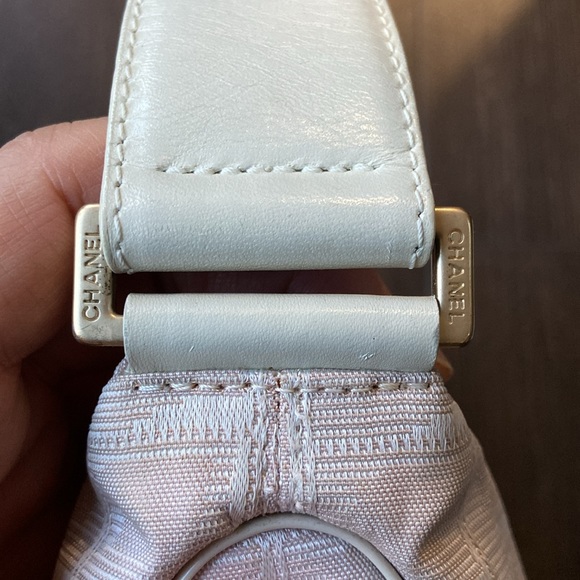 Pink Champagne Genuine Chanel Travel Ligne handbag - Picture 4 of 11